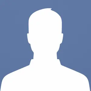 Bschor GmbH: Silhouette einer Person vor einem einfarbig blauen Hintergrund, die einem allgemeinen Profil- oder Benutzeravatar-Symbol ähnelt.